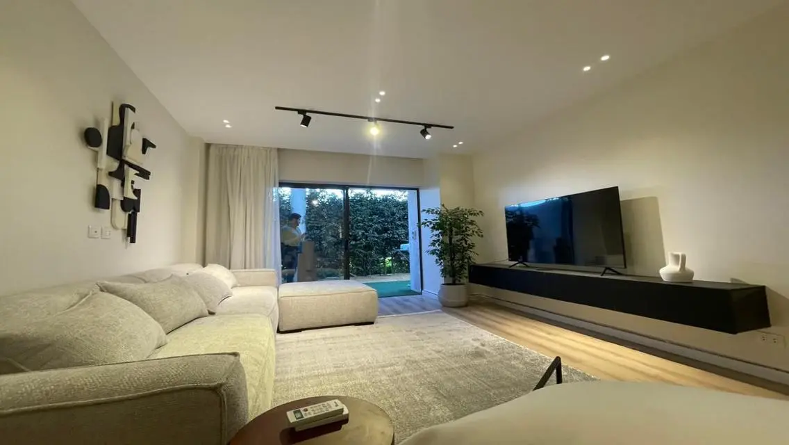 Ground with garden furnished for rent in lake view