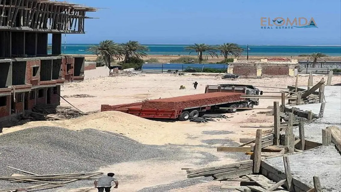 كمبوند Grand Rock على الممشى السياحى- تقسيط 4 سنين