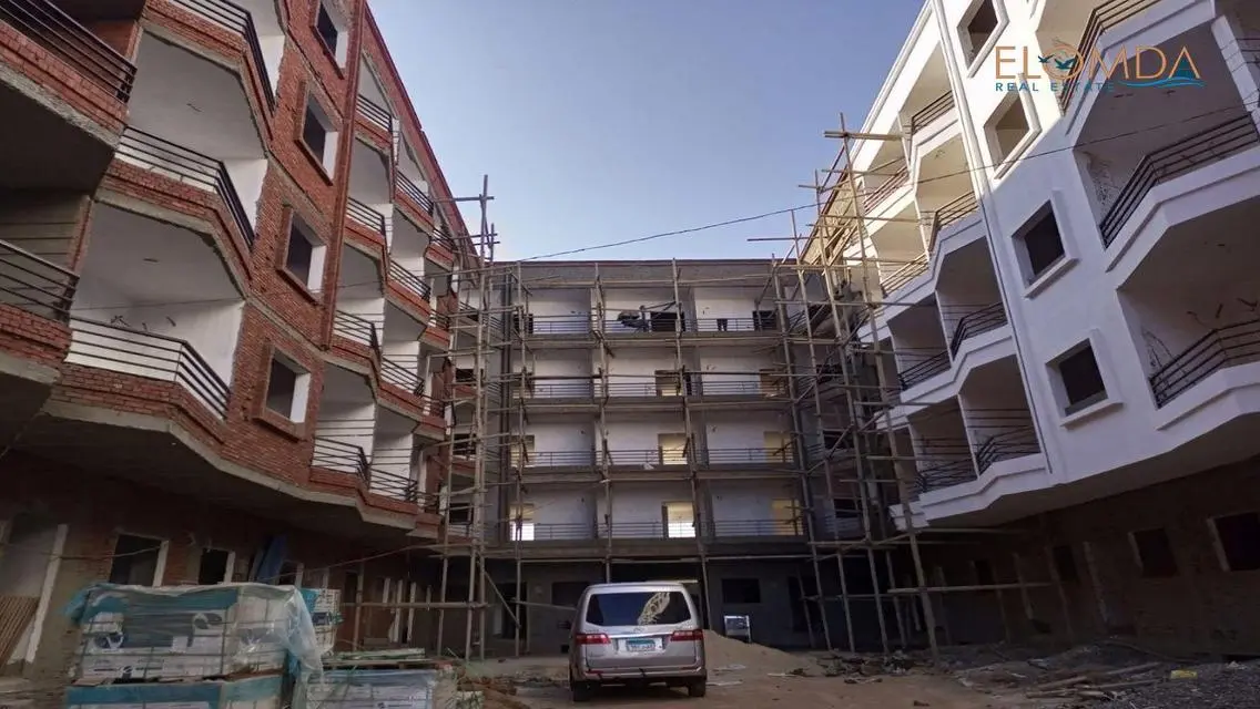 كمبوند Grand Rock على الممشى السياحى- تقسيط 4 سنين