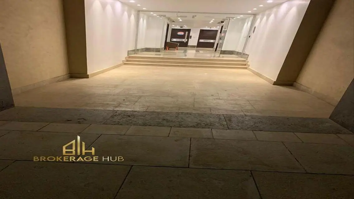 شقة للأيجار لوكيشن رائع كمبوند أزاد,