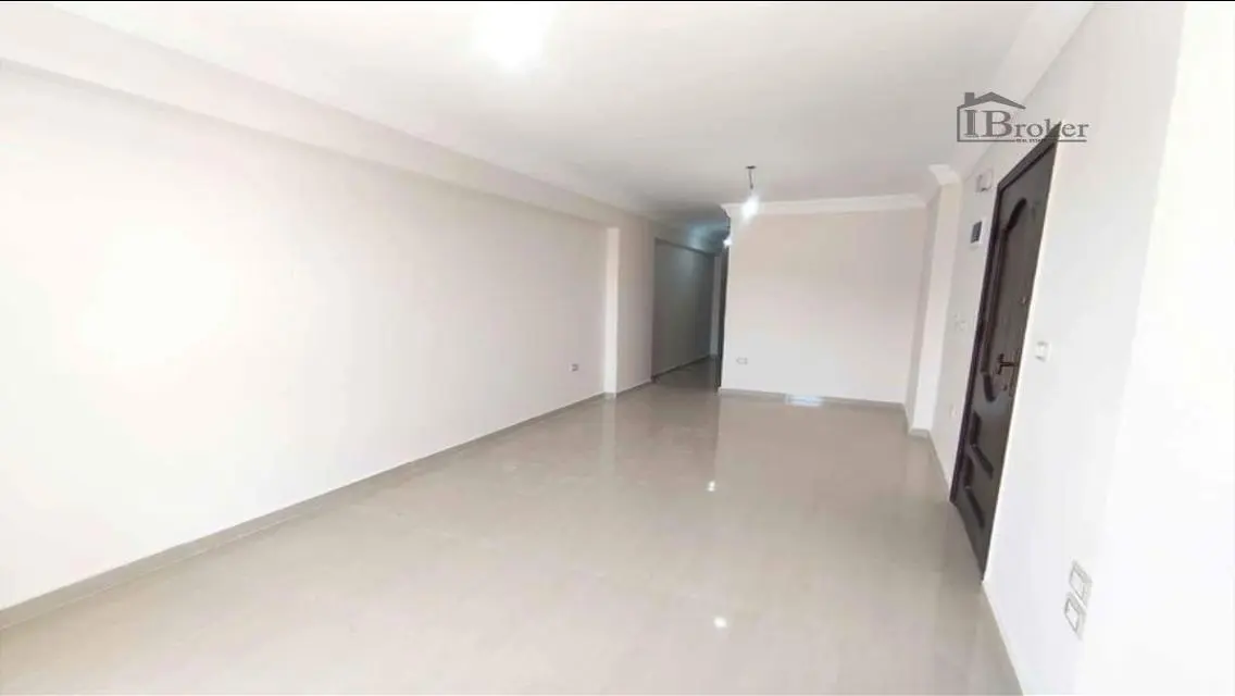 For rent Sidi Gaber (120m) steps from Abu Qir.