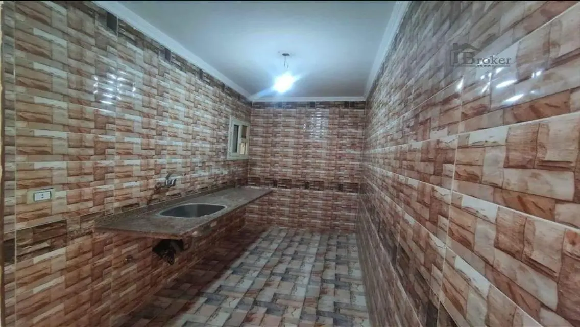 For rent Sidi Gaber (120m) steps from Abu Qir.