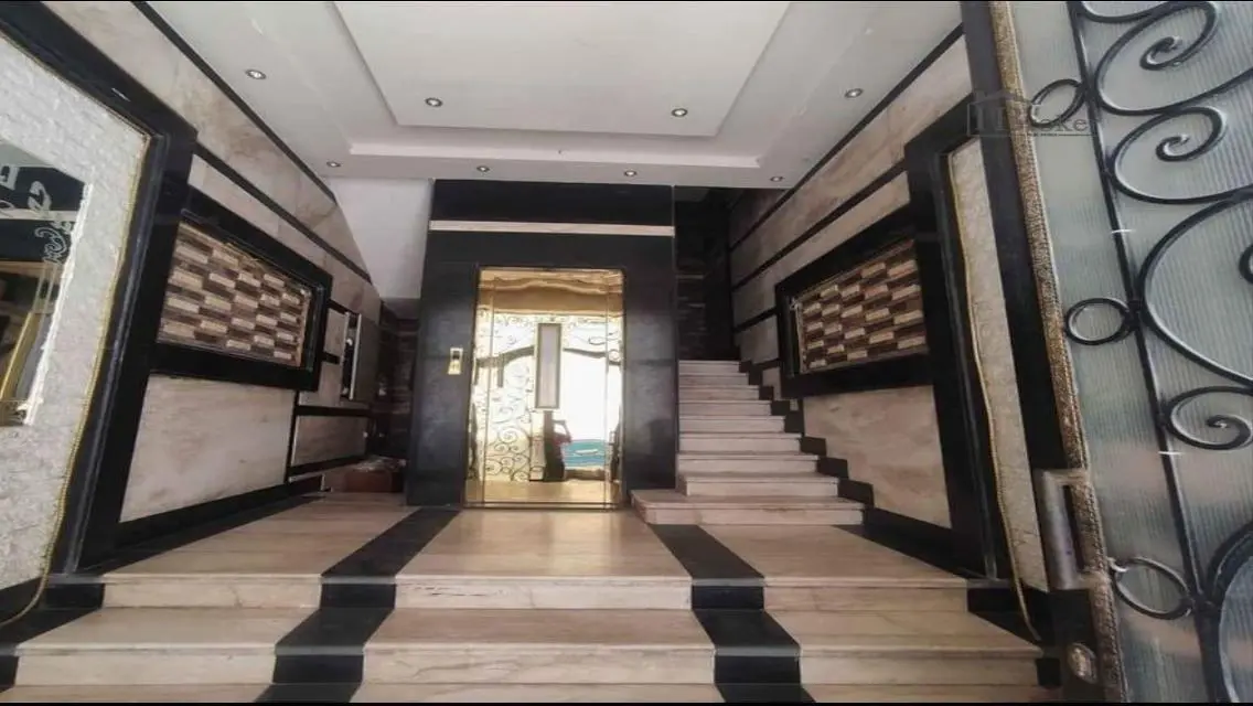 For rent Sidi Gaber (120m) steps from Abu Qir.