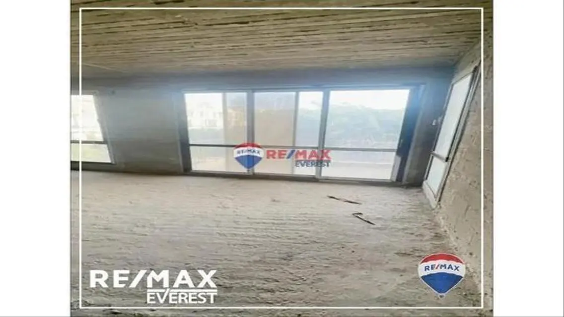 Corner Upper Duplex With Roof In Westown Sodic