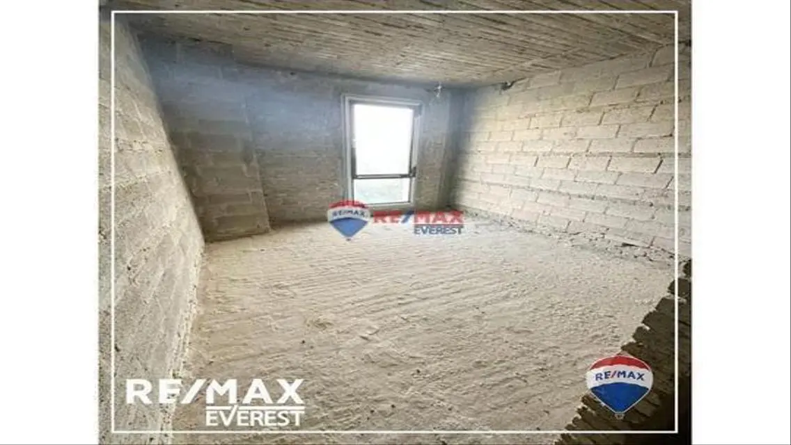 Corner Upper Duplex With Roof In Westown Sodic