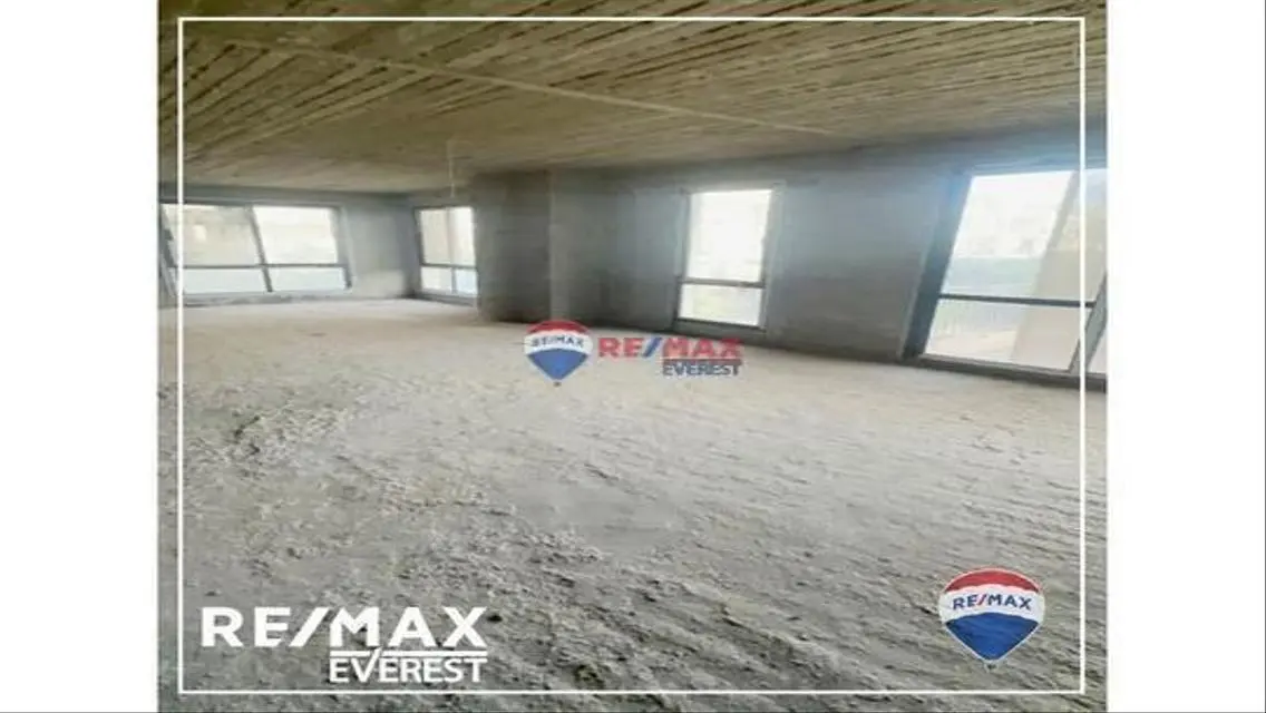 Corner Upper Duplex With Roof In Westown Sodic