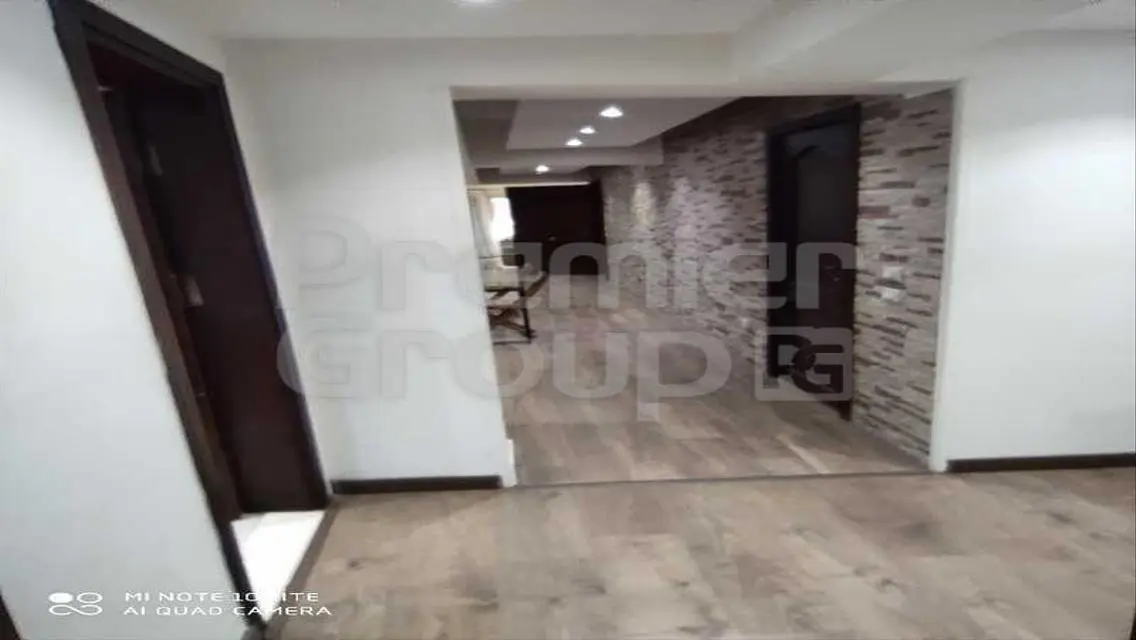 Spacious Apartment with Study Room in the Heart of the City