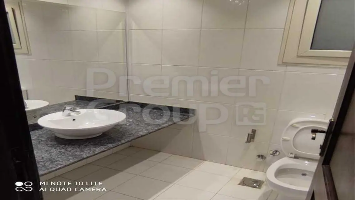 Spacious Apartment with Study Room in the Heart of the City