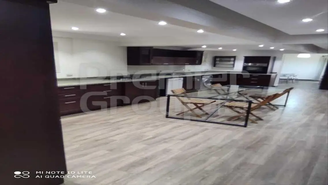 Spacious Apartment with Study Room in the Heart of the City