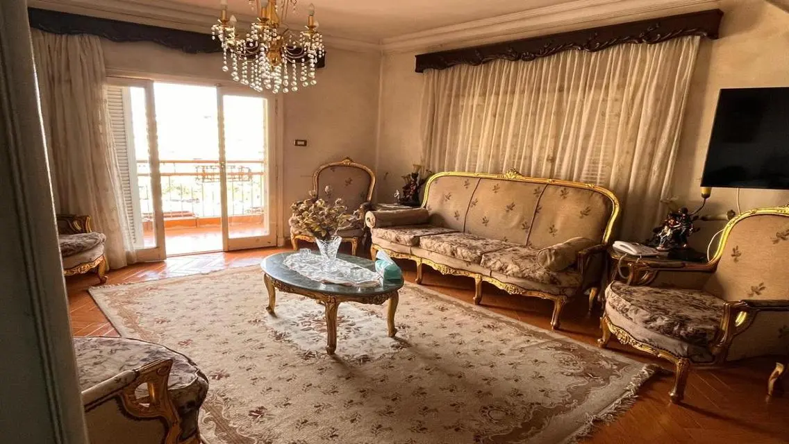 Apartment 190m 3 rooms on Nasr Road in Nasr City