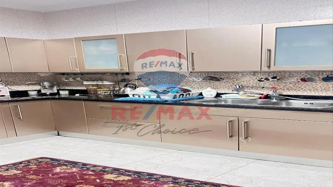 شقة لقطة لسرعة البيع فى كومبوند حياتى ريزيدنس