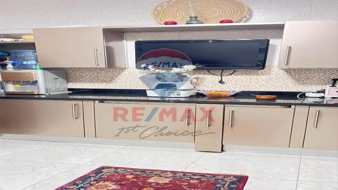 شقة لقطة لسرعة البيع فى كومبوند حياتى ريزيدنس