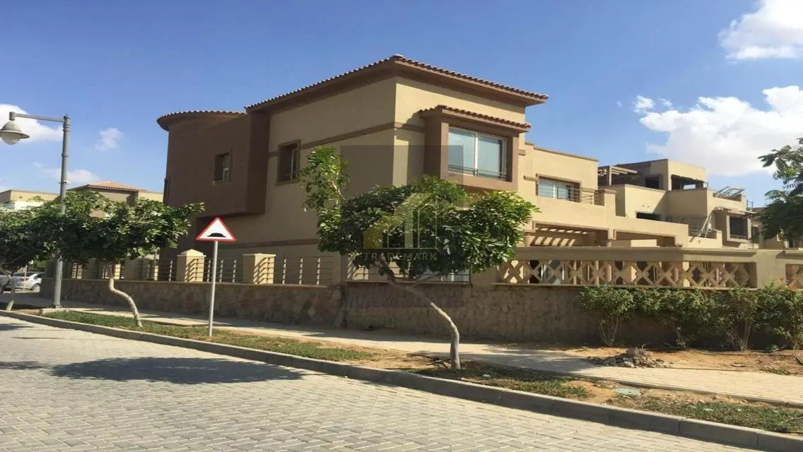تاون هاوس كورنر380 م للبيع فى بالم هيلز  بسعر لقطه