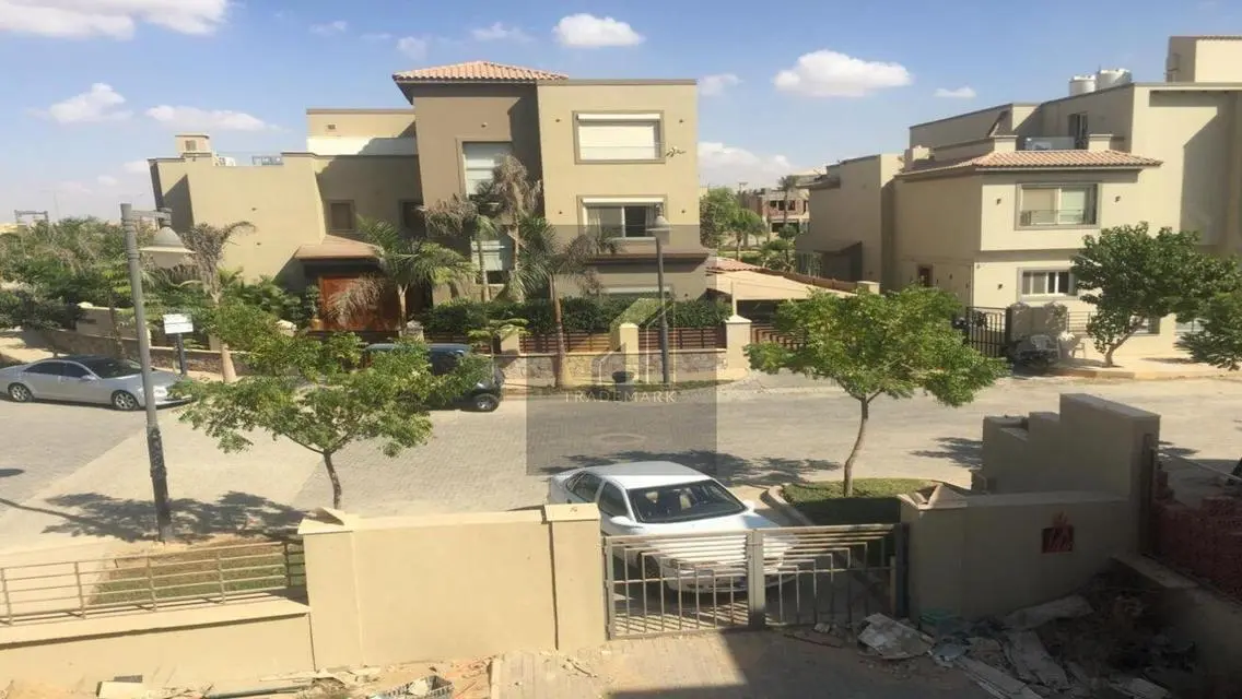 تاون هاوس كورنر380 م للبيع فى بالم هيلز  بسعر لقطه