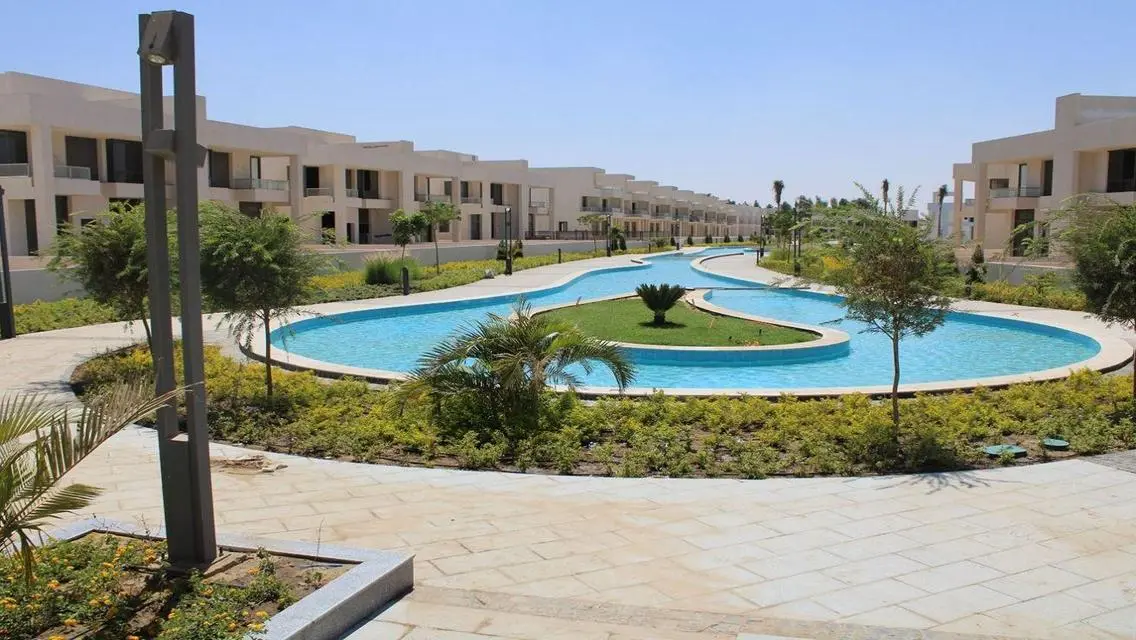 فيلا مميزة بمساحة واسعة في Lake West - القاهرة الجديدة