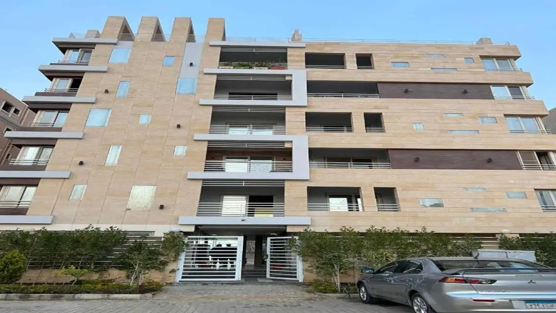 An apartment at a bargain price in Beit Al-Watan,