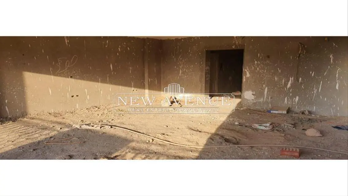 شقة في موقع مميز جدا للبيع في  غرب الجولف