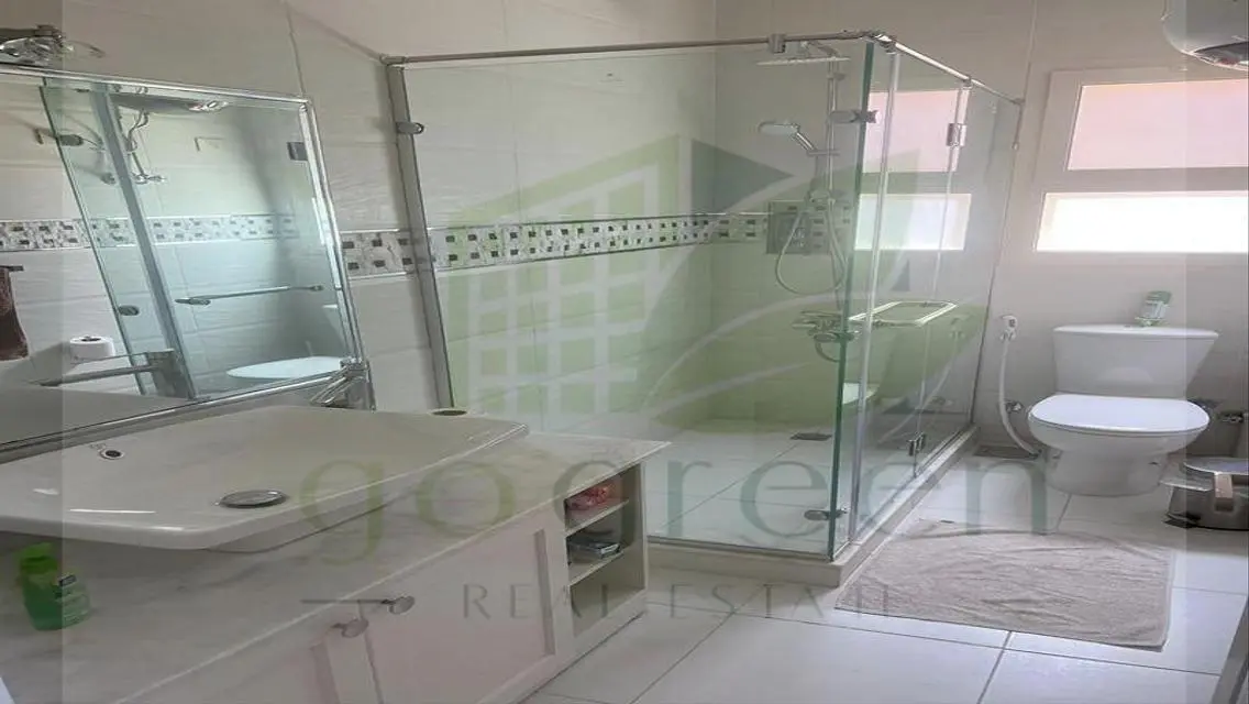 فيلا تشطيب كامل بالمطبخ صف اول عالبحر تلال الساحل