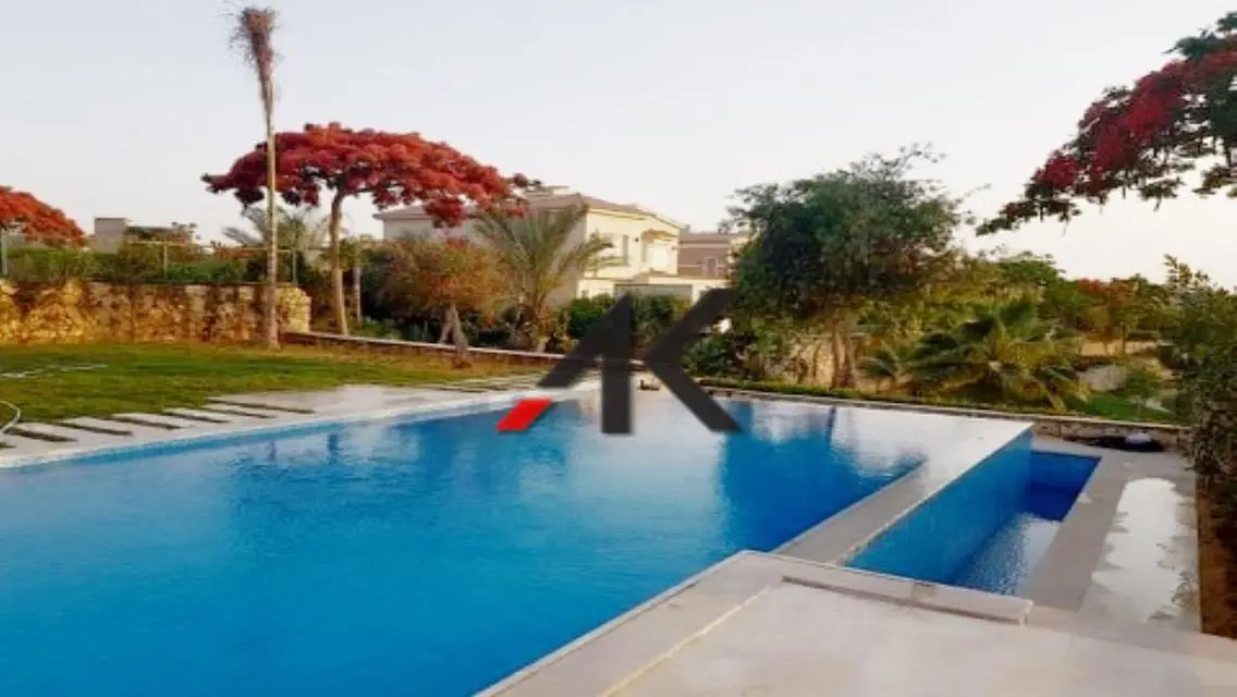 فيلا كاملة التشطيب بحمام سباحة في حياه ريزيدنس