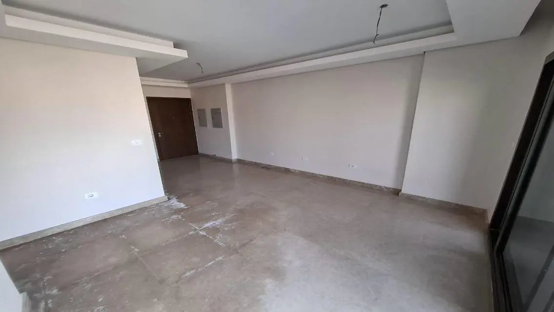 apartment semi furnished in zed west