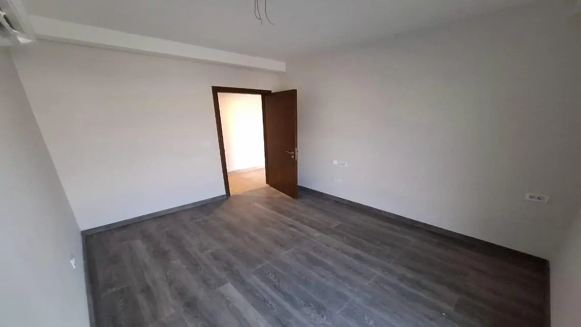 apartment semi furnished in zed west
