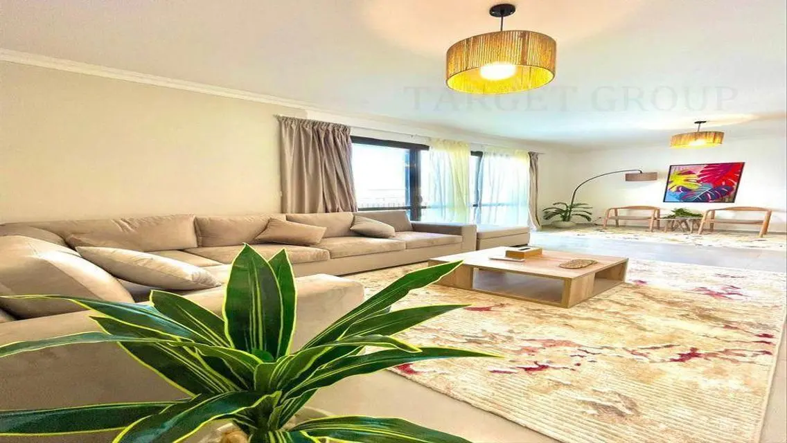 Apartment in Eastown, fully furnished, ultra moder