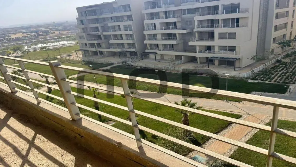 شقه بحديقه للبيع فوري -كابتيل جاردنز -بالم هيلز