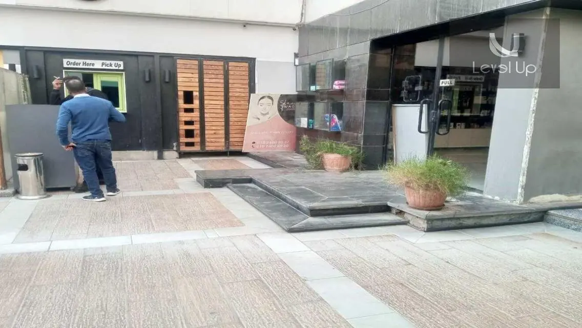 محل للايجار في منطقة البنوك لوكيشن رائع حيوي جدا