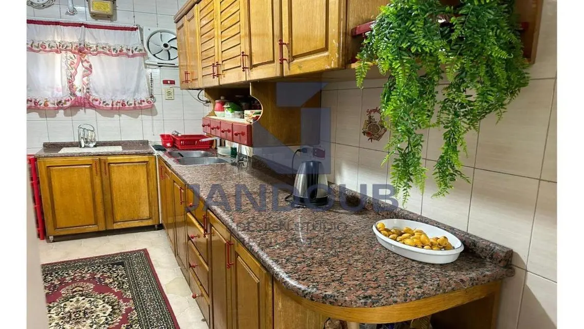 شقة راقية ومتميزة للإيجار في موقع فاخر