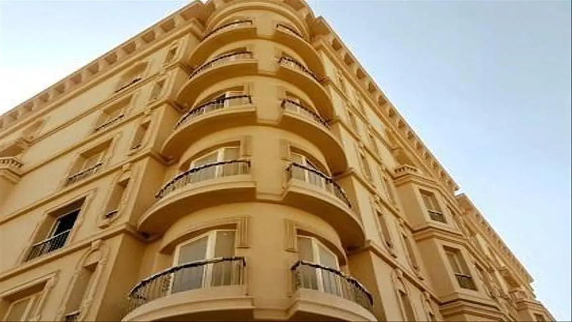 شقه 116م بحري وفيو مفتوح علي lagoon قسط ع 12 سنه