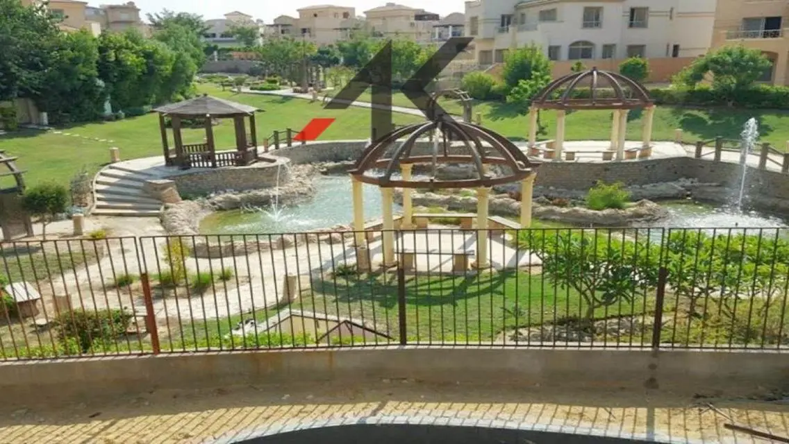 بموقع مميز فيلا مستقلة للبيع في جراند ريزيدنس
