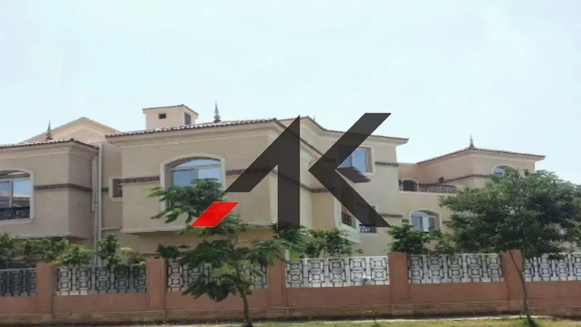 بموقع مميز فيلا مستقلة للبيع في جراند ريزيدنس