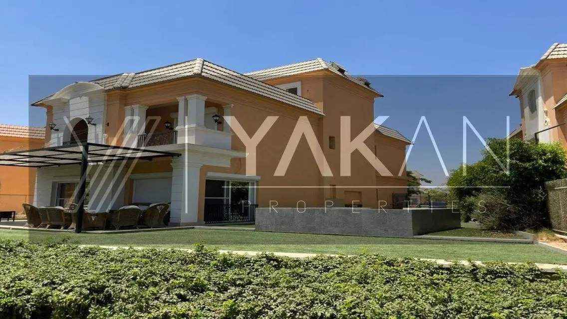 Twin house very special location in Layan Compound