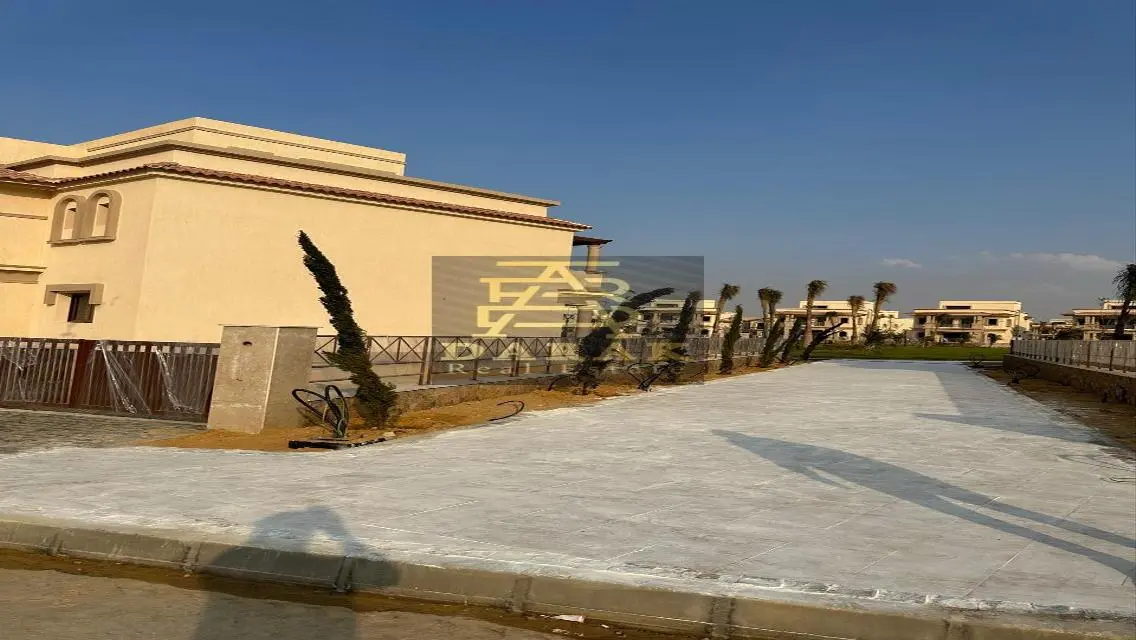 Corner Villa for Sale in Madinaty Wide Garden View
