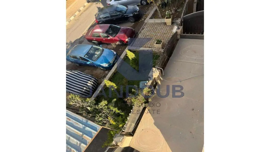 شقة للبيع في الياسمين ٢ بالتجمع الأول