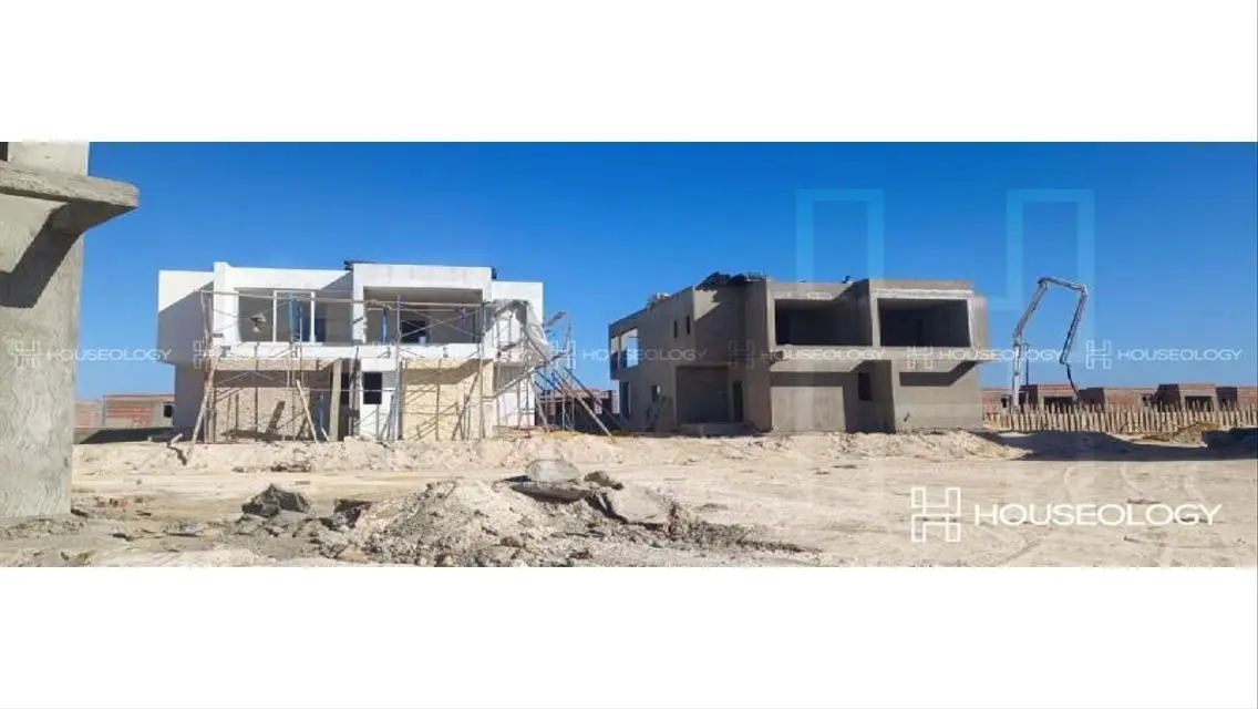 فيلا  للبيع صف اول على اللاجون فى ازها الساحل