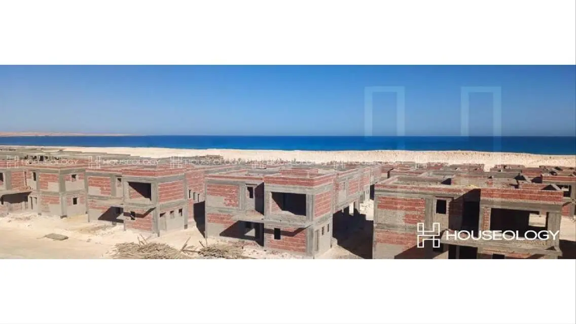 فيلا  للبيع صف اول على اللاجون فى ازها الساحل