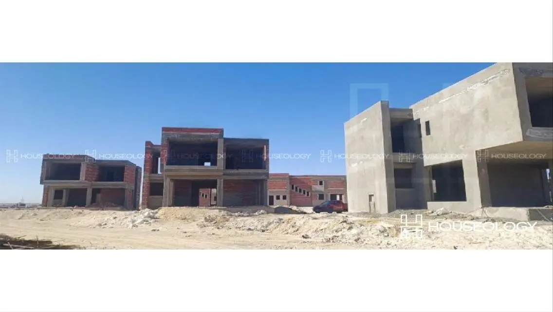 فيلا  للبيع صف اول على اللاجون فى ازها الساحل