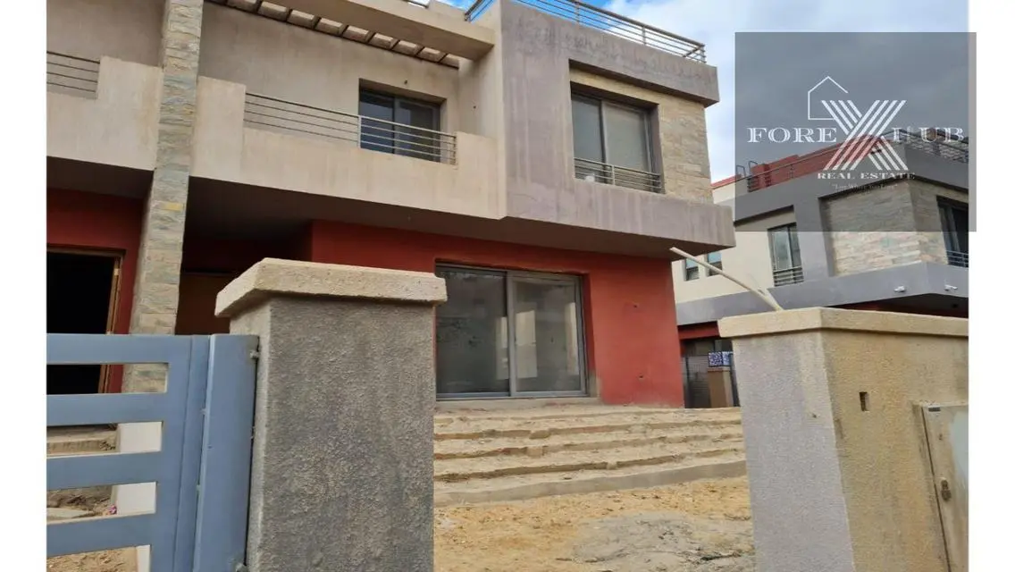 تاون هاوس مميز للبيع في كمبوند REEM RESIDENCE    .