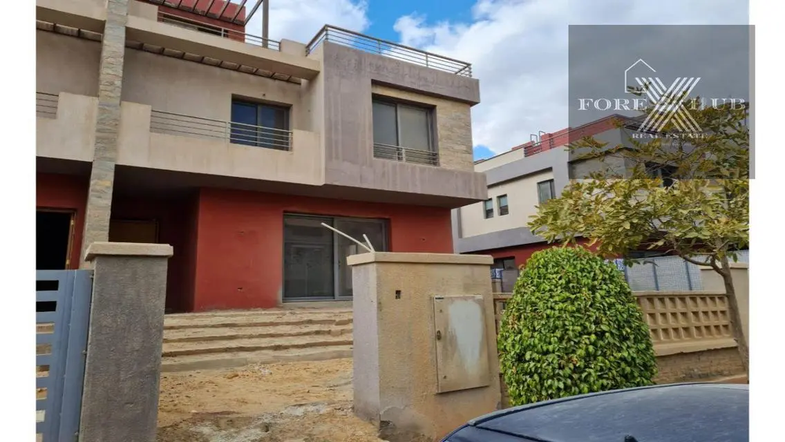 تاون هاوس مميز للبيع في كمبوند REEM RESIDENCE    .