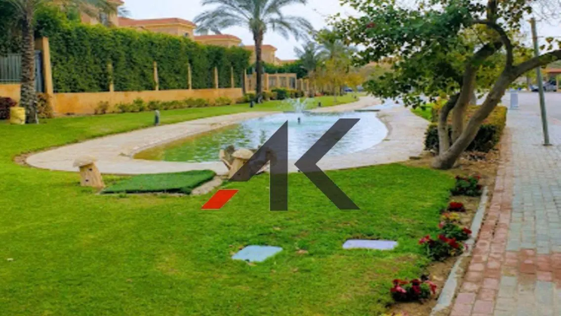 فيلا مستقلة مميزة- تشطيب 75 % - للبيع في لوروا