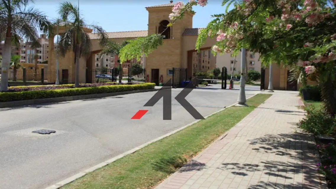فيلا مستقلة مميزة- تشطيب 75 % - للبيع في لوروا