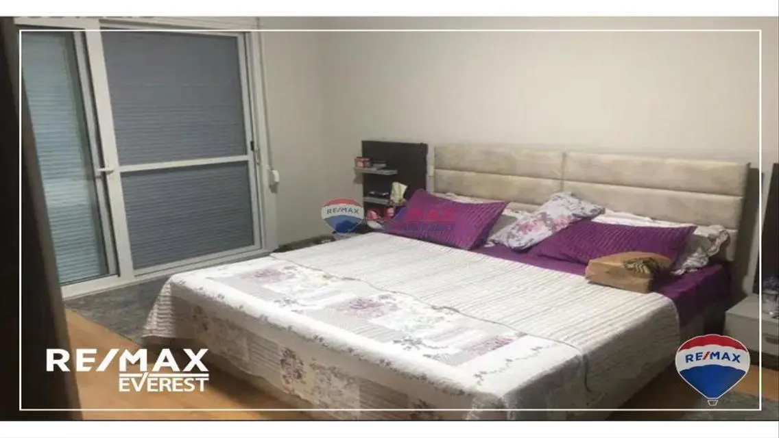 شقة بحديقة مفروشة بالكامل للايجار في نيو جيزة