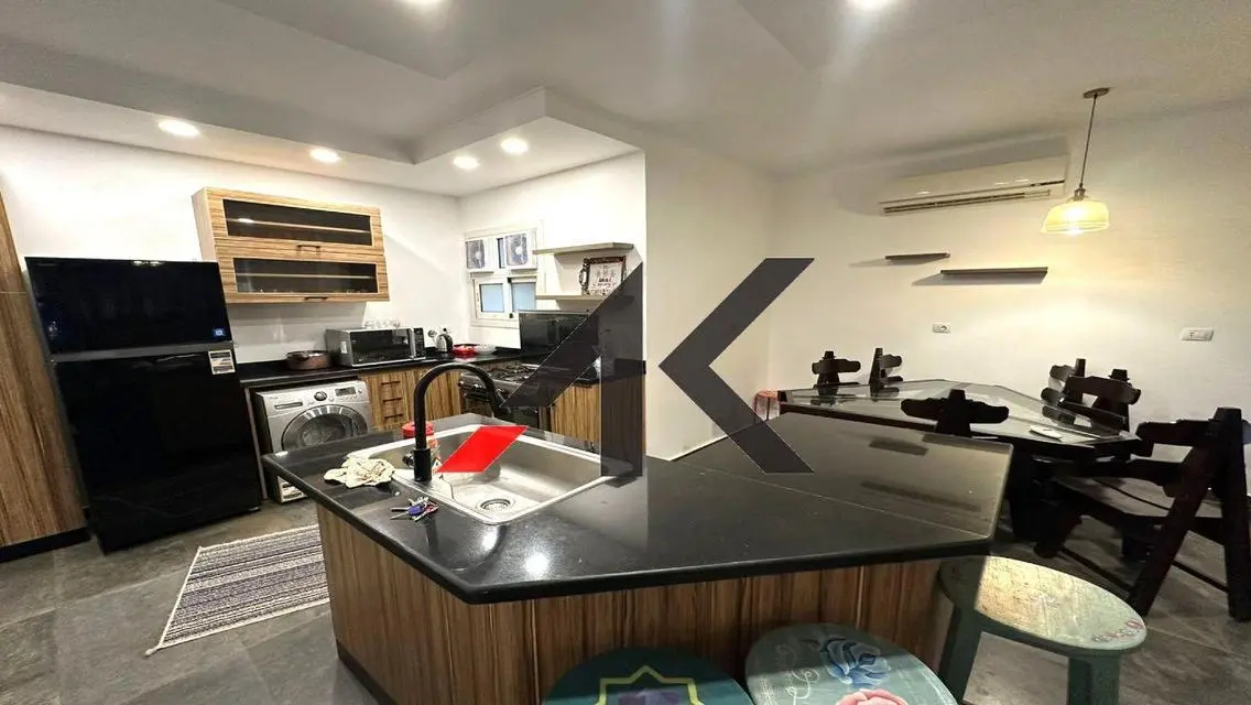 Furnished Apartment in Mountain View Hyde Park