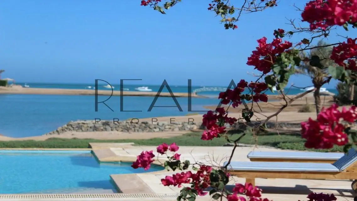 very luxurious standalone villa| installments 3Y
