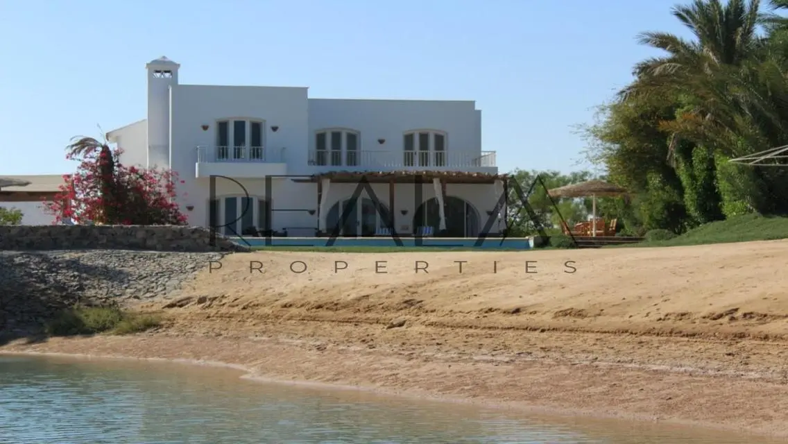 very luxurious standalone villa| installments 3Y