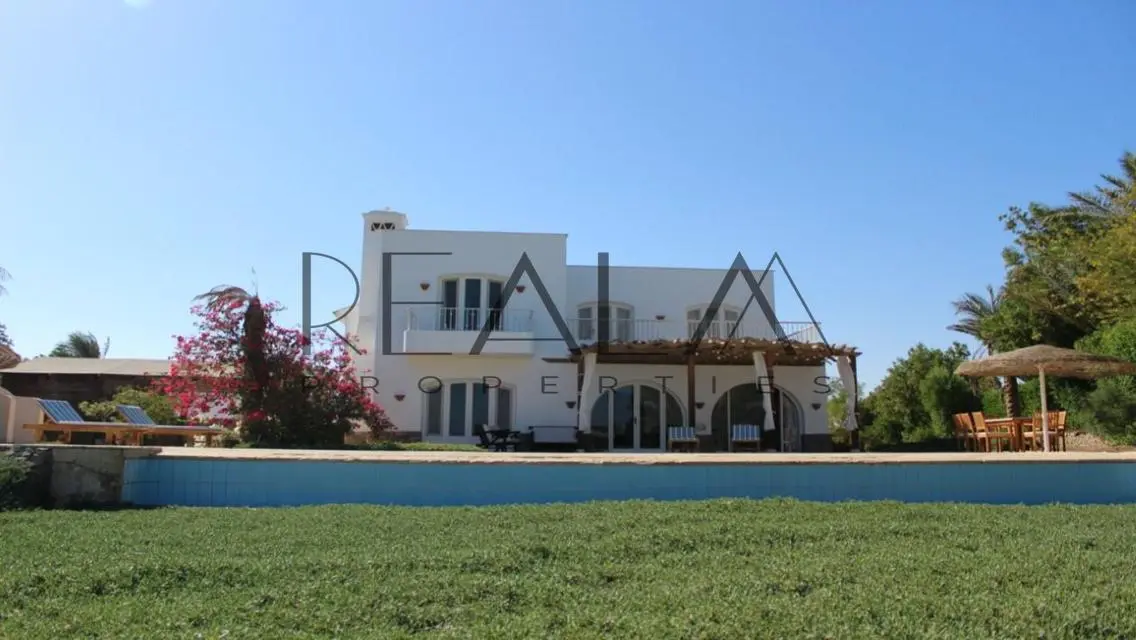 very luxurious standalone villa| installments 3Y