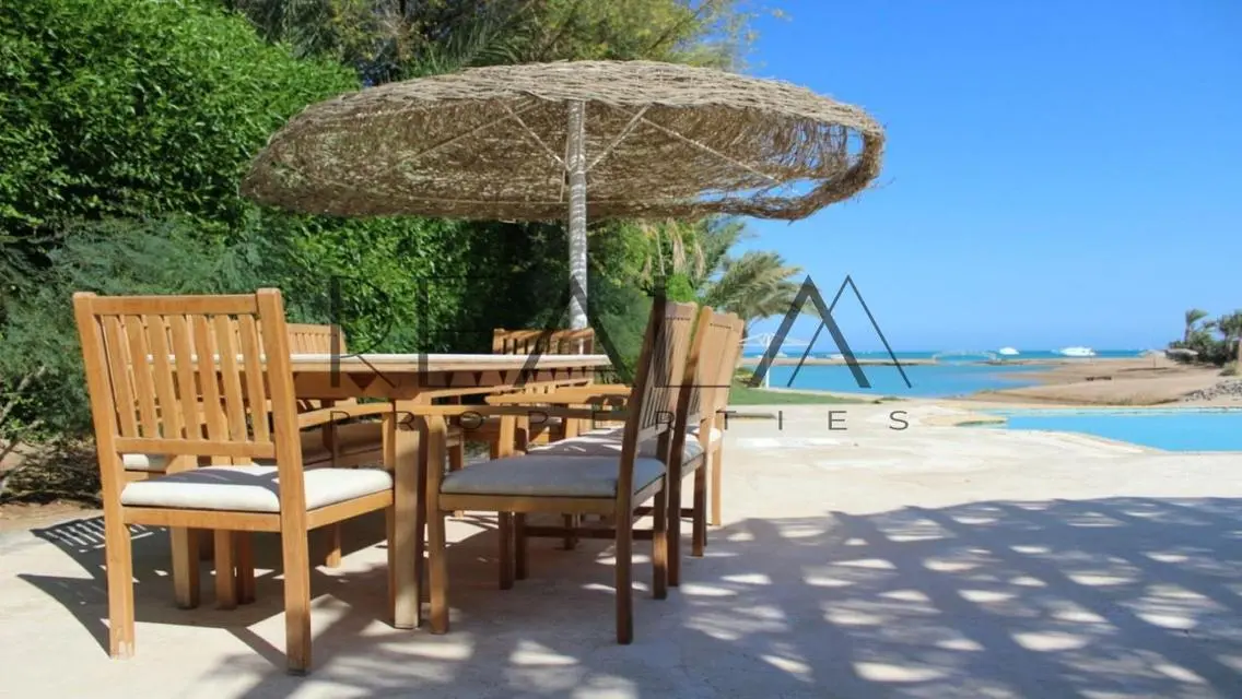 very luxurious standalone villa| installments 3Y