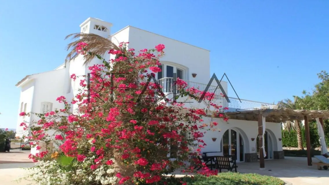 very luxurious standalone villa| installments 3Y