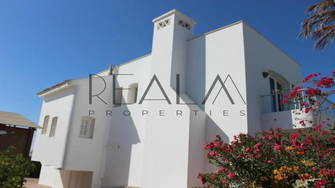 very luxurious standalone villa| installments 3Y